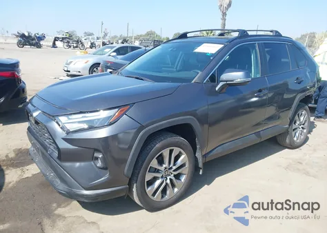 2022 Toyota Rav4 Xle Premium z USA, uszkodzony, nr VIN 2T3C1RFV3NC205351
